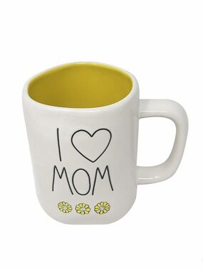 NEW Rae Dunn I Love Mom Mug with Daisies Mothers Day Gift